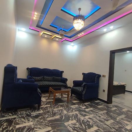 Lavish Residency Guest House Fasial Town Равалпинди Екстериор снимка