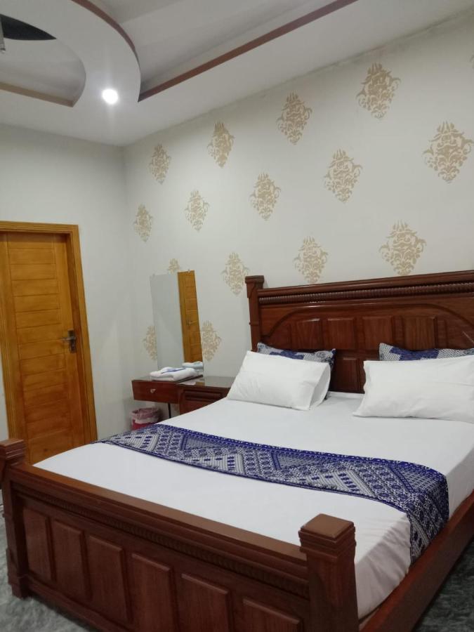 Lavish Residency Guest House Fasial Town Равалпинди Екстериор снимка