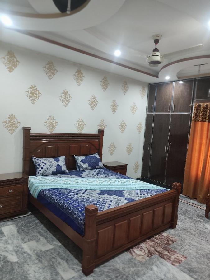 Lavish Residency Guest House Fasial Town Равалпинди Екстериор снимка