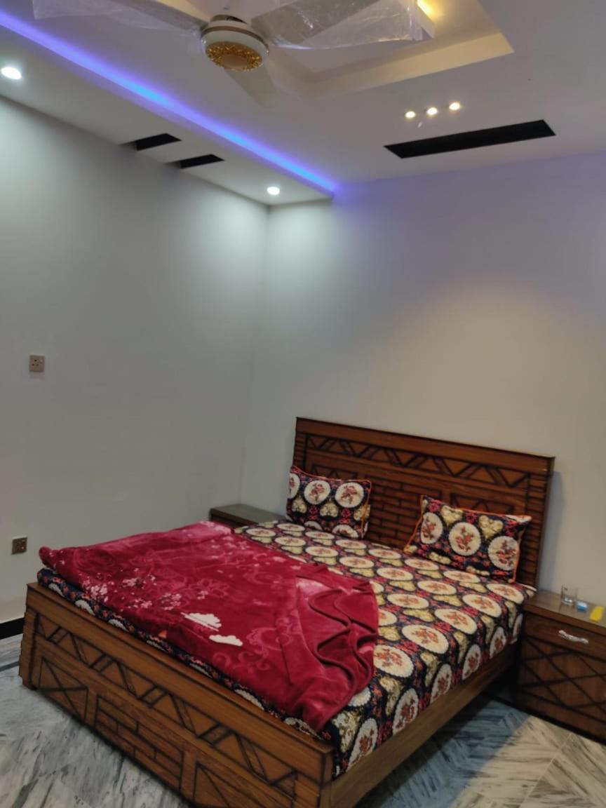 Lavish Residency Guest House Fasial Town Равалпинди Екстериор снимка